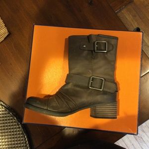 Arturo Chiang brown leather boots. Size 5 1/2.